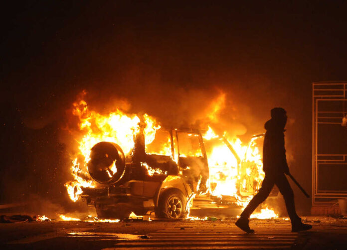 Burning,Car,,Unrest,,Anti-government,,Crime