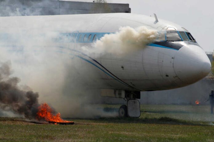 Fill,The,Plane,With,Fire-fighting,Foam,After,Emergency,Landing