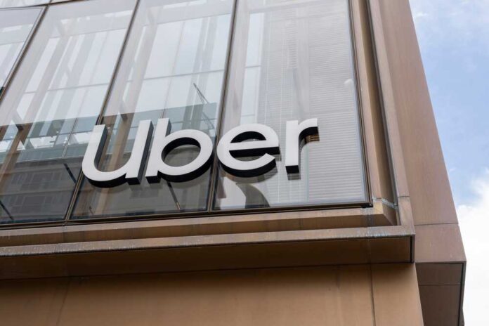 2468992367 featured image Uber CEO Supports Trump's Proposal to Eliminate Taxes on Tips for Gig Workers