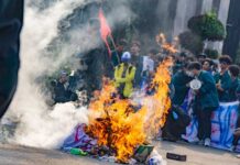 8 Injured in Flamethrower Attack During Pro-Israeli Vigil