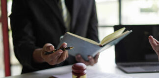 Court SILENCES Street Preachers Outside Clinic